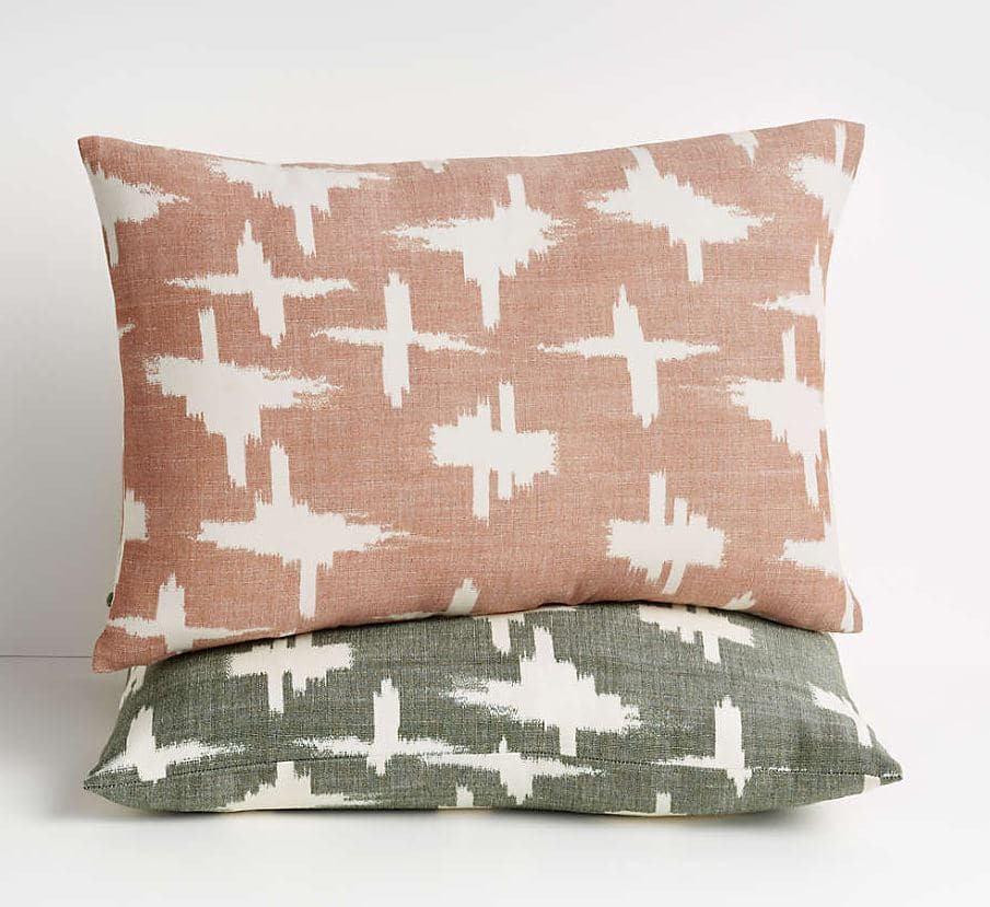 2022-color-trends-rifle-green-pillow-cb