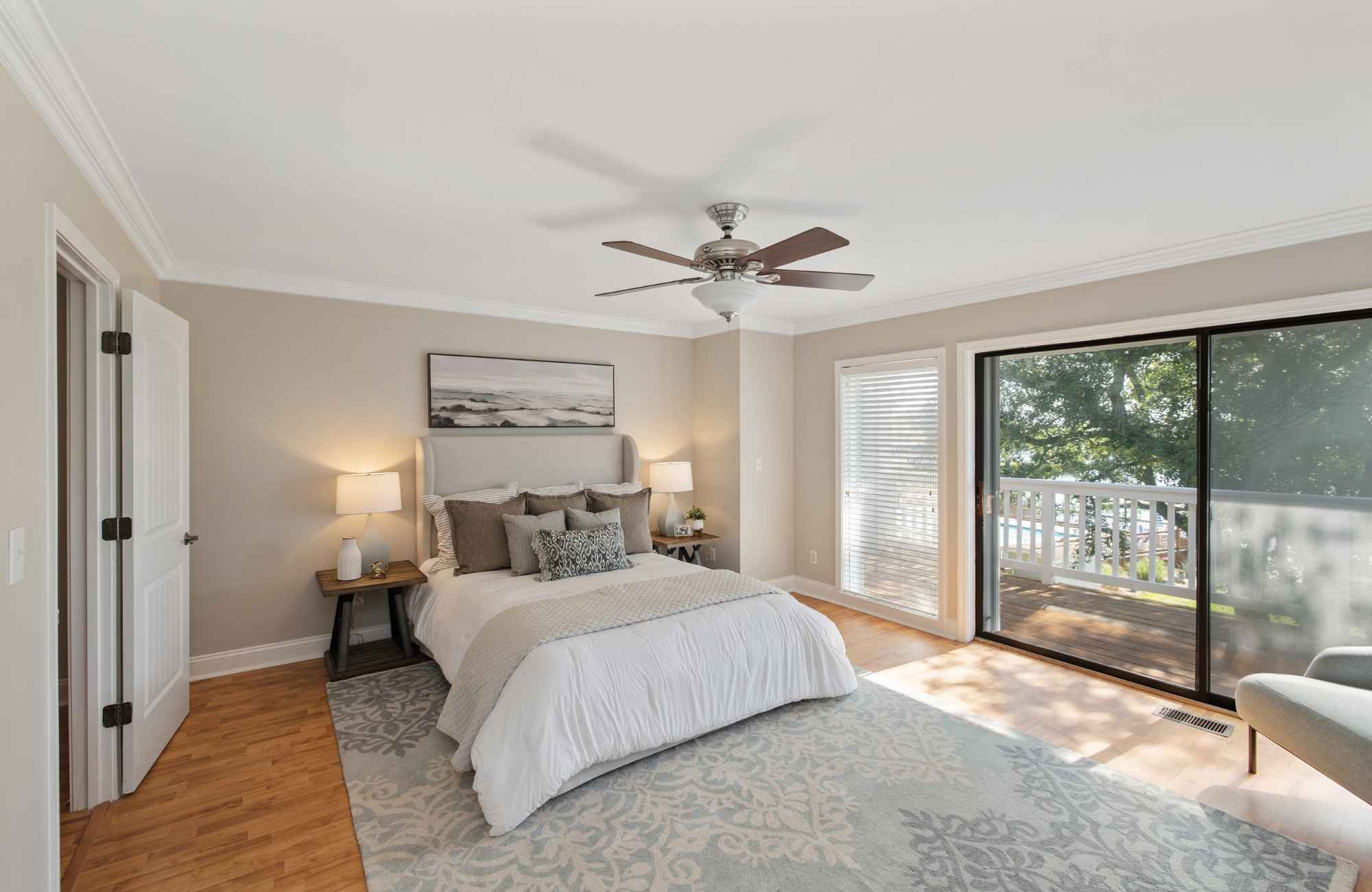 mickler-and-co-design-studio-wrightsvile-beach-nc-expert-staging-tips-for-your-primary-bedroom-full-service-interior-design
