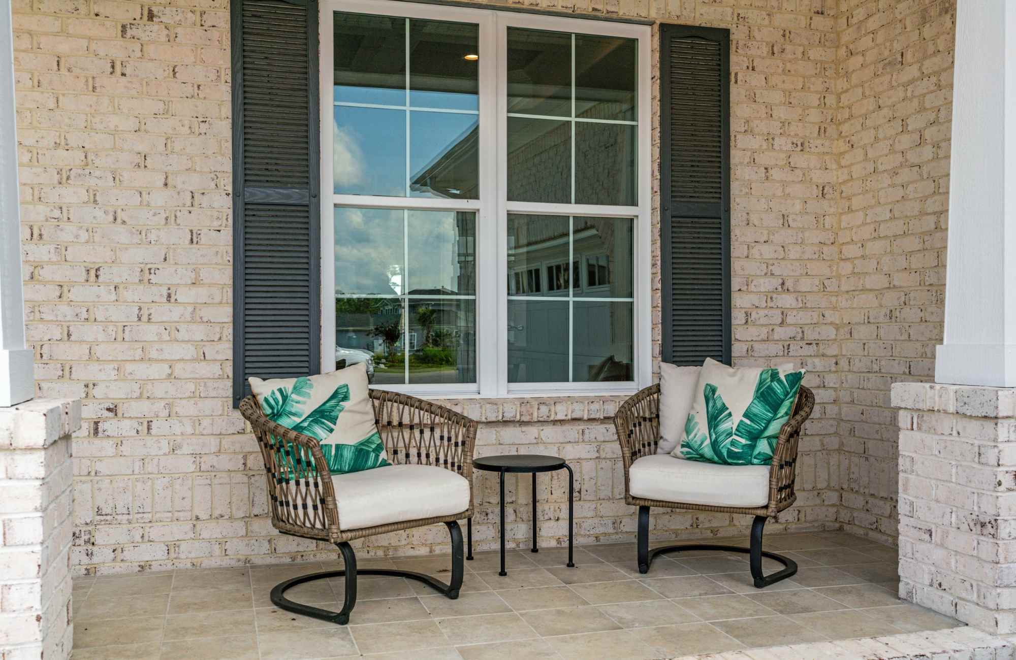 mickler-and-co-design-studio-leland-nc-exterior-staging-tips-to-boost-curb-appeal-add-value-and-attract-buyers-front-porch-high-quality-home-staging