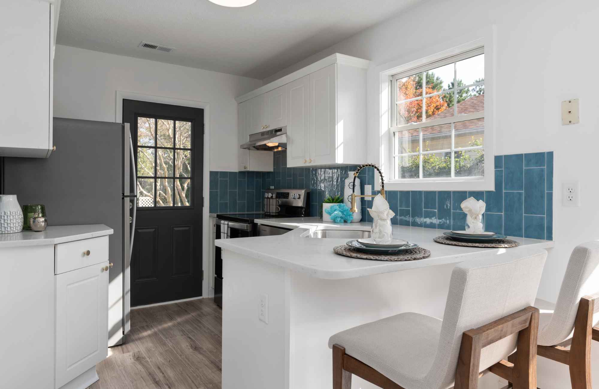 mickler-and-co-design-studio-wilmington-nc-smart-kitchen-design-features-to-maximize-efficiency-and-style-high-quality-luxury-interior-design
