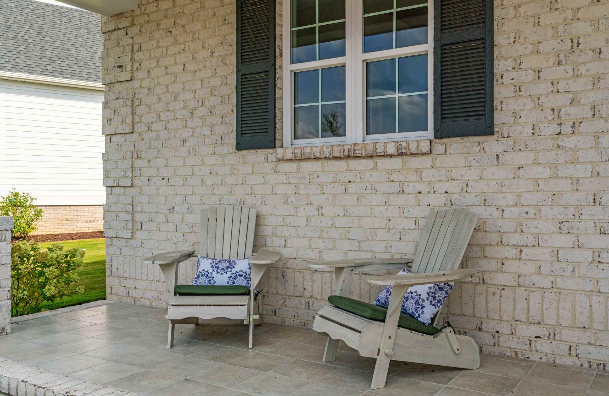 mickler-and-co-design-studio-wrightsville-beach-nc-exterior-staging-tips-to-boost-curb-appeal-add-value-and-attract-buyers-front-porch-high-quality-comprehensive-home-staging